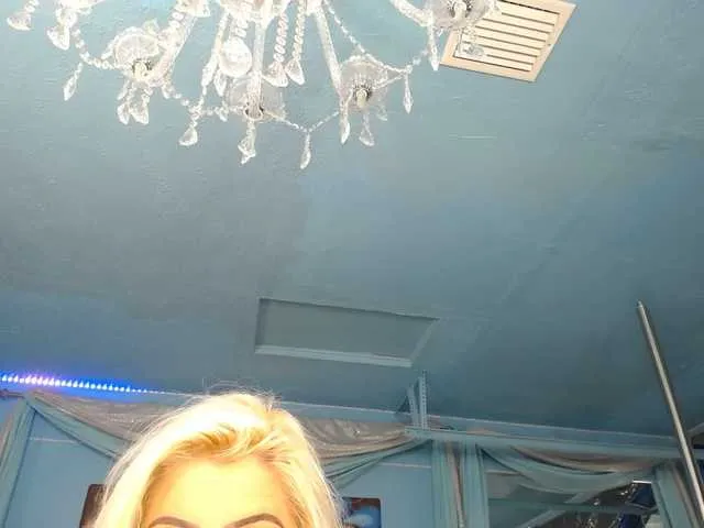 Live sex webcam photo for adrianna_fox #292007683