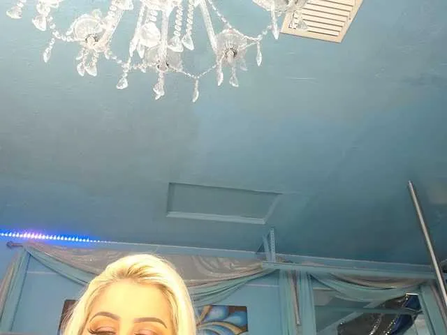 Live sex webcam photo for adrianna_fox #292097650