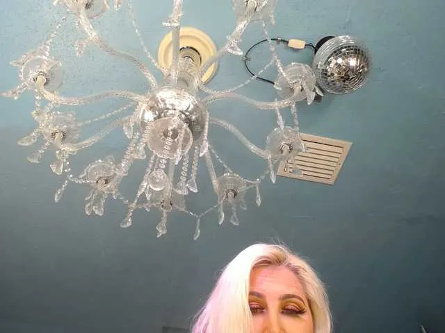 Live sex webcam photo for adrianna_fox #292114615