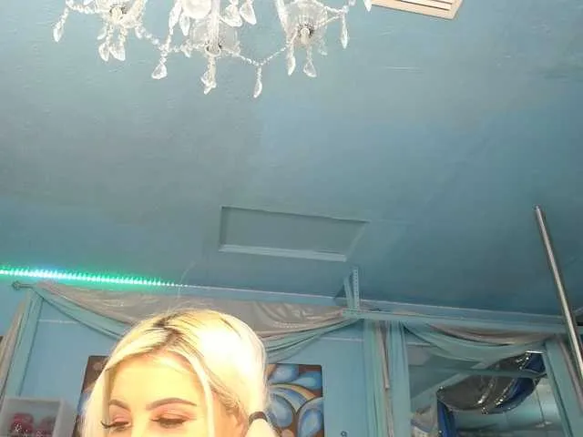 Live sex webcam photo for adrianna_fox #292148303