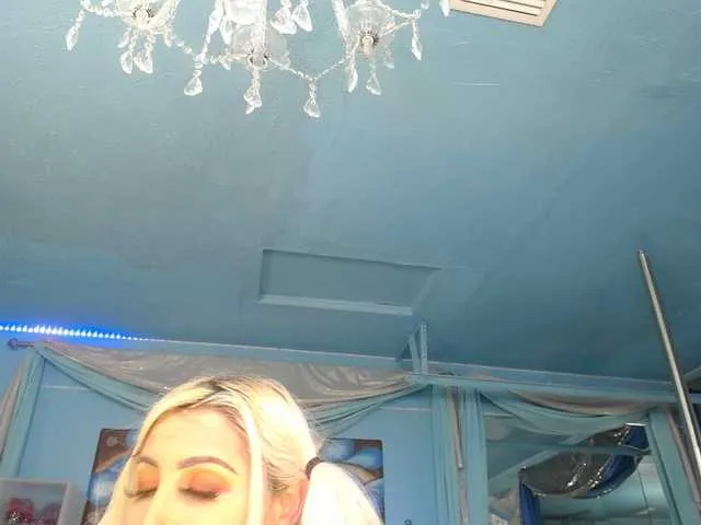 Live sex webcam photo for adrianna_fox #292195559