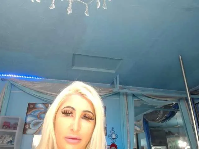 Live sex webcam photo for adrianna_fox #292248055