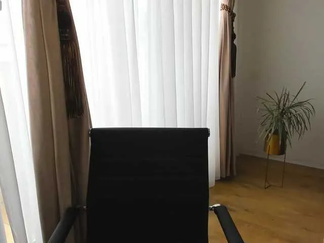 Live sex webcam photo for aelis #277064568