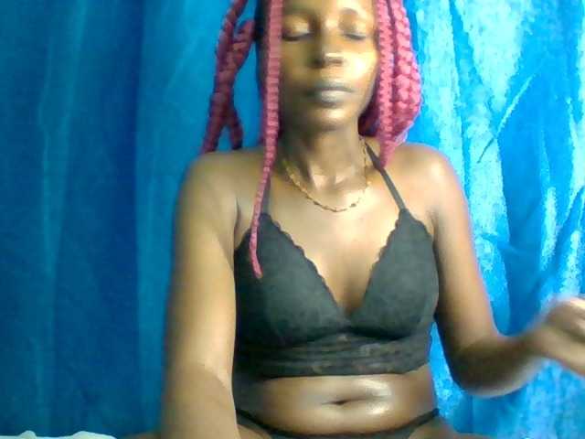 Live sex webcam photo for africanbeauty080 #275515673