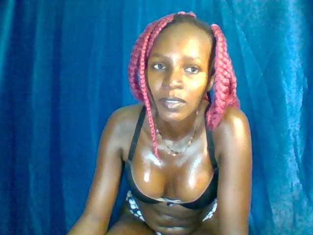 Live sex webcam photo for africanbeauty080 #275539779