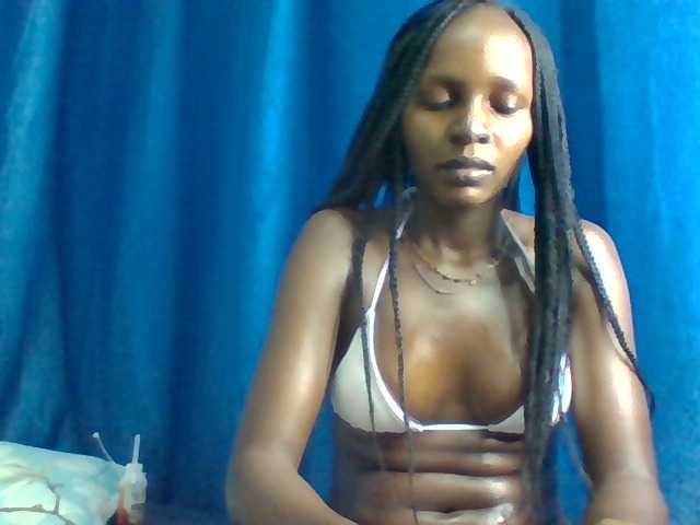 Live sex webcam photo for africanbeauty080 #275682524