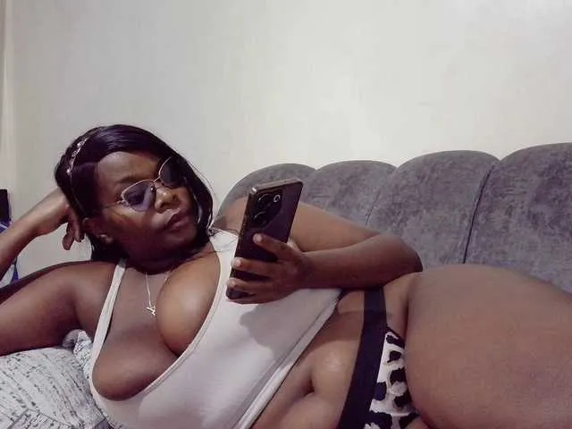 Live sex webcam photo for africangoddess #293317393