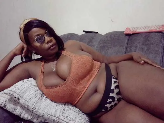 Live sex webcam photo for africangoddess #293376683