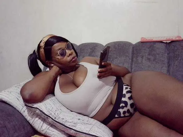 Live sex webcam photo for africangoddess #293453921