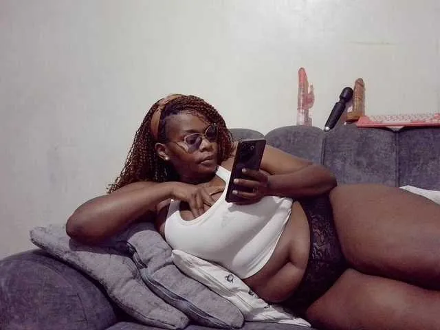 Live sex webcam photo for africangoddess #293616683