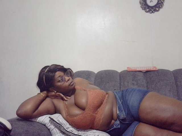 Live sex webcam photo for africangoddess #293969788