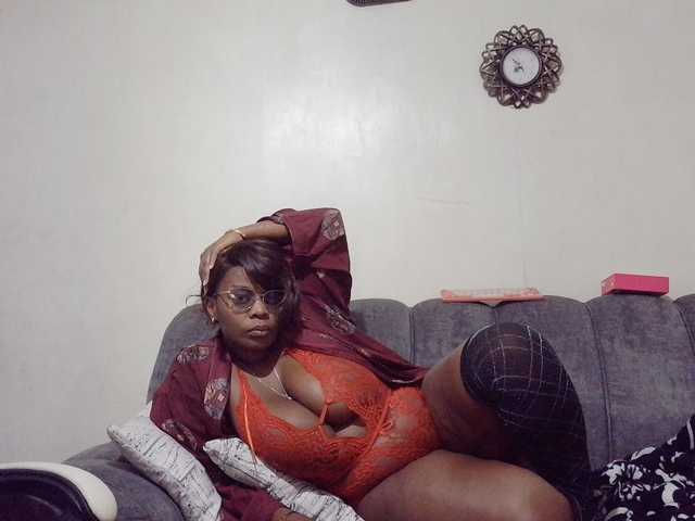 Live sex webcam photo for africangoddess #293985333