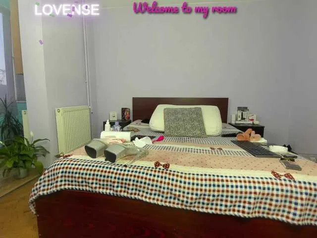 Live sex webcam photo for afrodita93 #273463103