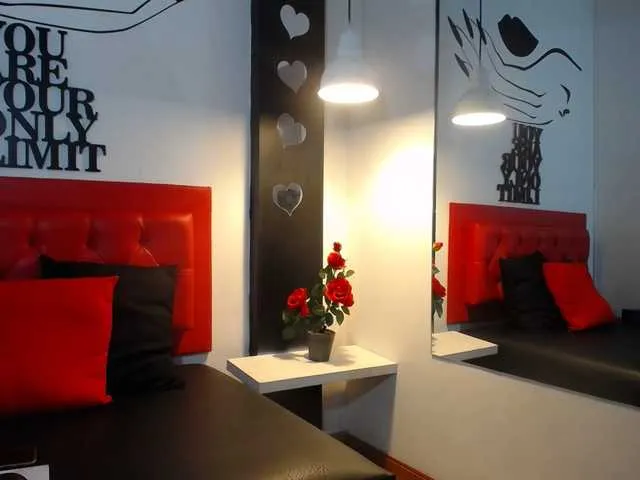 Live sex webcam photo for agata-lipa #272840557