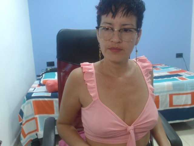 Live sex webcam photo for agatherouxx #274407288