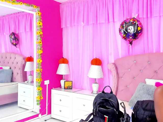 Live sex webcam photo for aidaadams #276534240