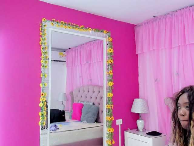 Live sex webcam photo for aidaadams #276693566