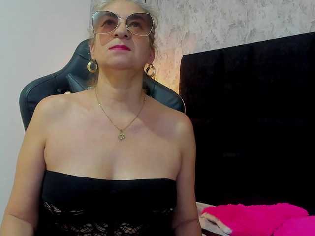 Live sex webcam photo for ailyn-ross #277806498