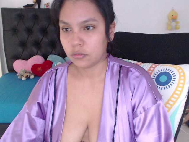 Live sex webcam photo for ainhoa-caluchi #282809183