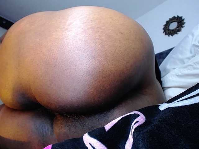 Live sex webcam photo for aisha-ebony #276513384