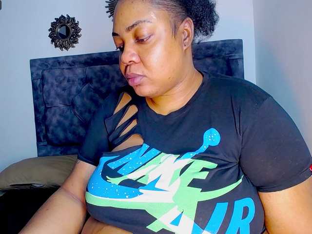 Live sex webcam photo for aisha-ebony #277574439