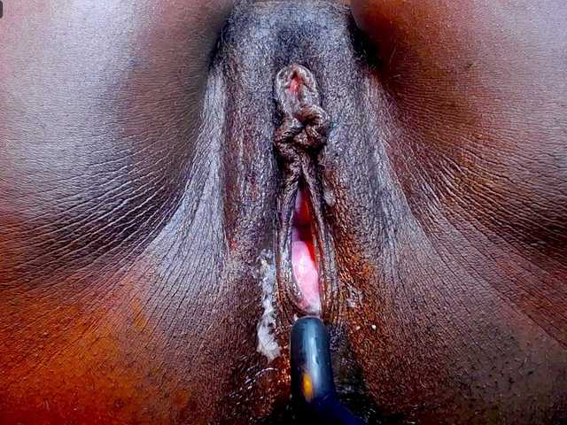 Live sex webcam photo for aisha-ebony #277656634