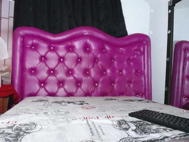 Live sex webcam photo for aisha5 #272985833