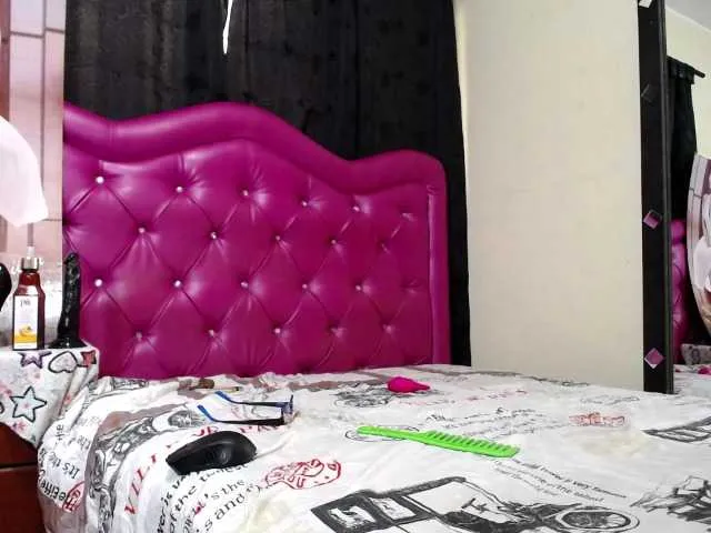 Live sex webcam photo for aisha5 #273460728
