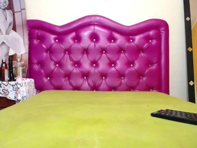 Live sex webcam photo for aisha5 #274070147