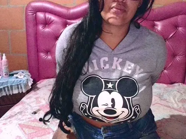 Live sex webcam photo for aisha5 #291041484