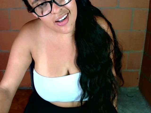 Live sex webcam photo for aisha5 #292308889