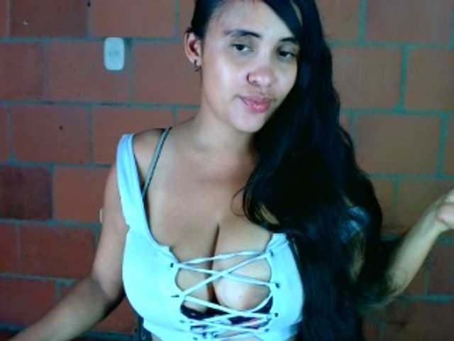 Live sex webcam photo for aisha5 #292367002