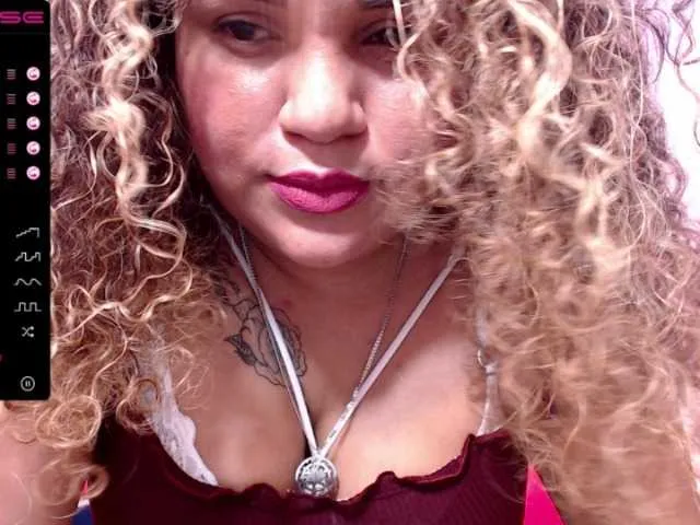 Live sex webcam photo for aishaaovit #271969678