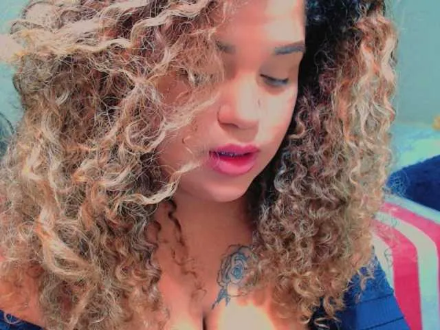 Live sex webcam photo for aishaaovit #273994244