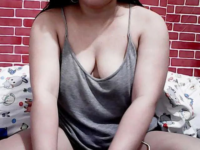 Live sex webcam photo for aiza214 #290183600