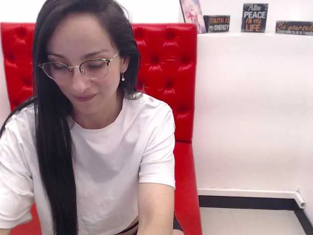 Live sex webcam photo for alanaa2 #275491223