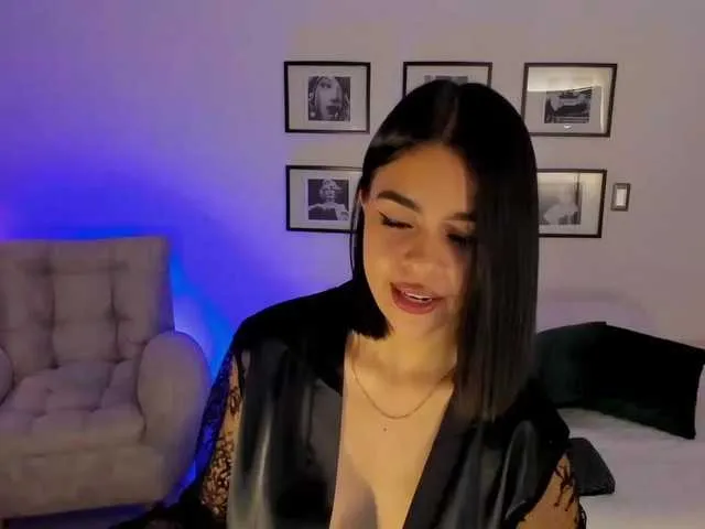 Live sex webcam photo for alanasmiith1 #276704613
