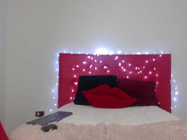 Live sex webcam photo for alanawilliams #272274860
