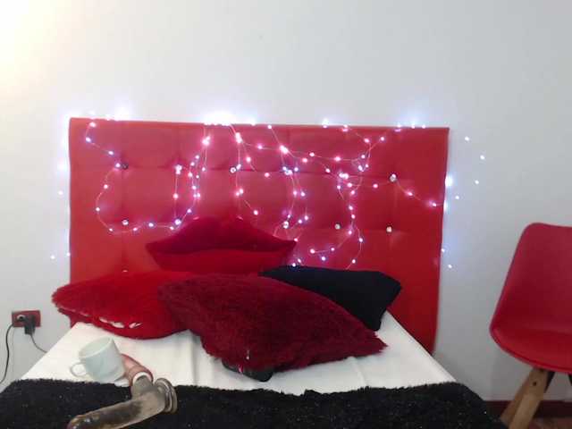 Live sex webcam photo for alanawilliams #272613797