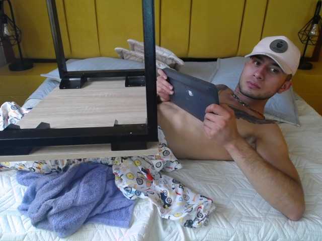 Live sex webcam photo for alas-doradas #275893302