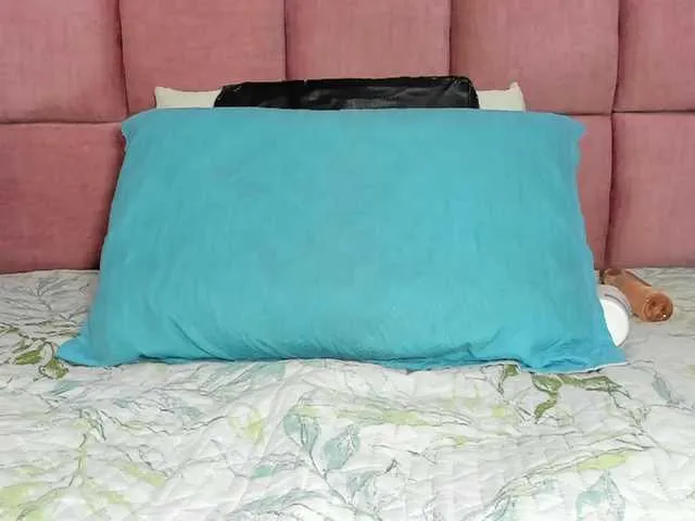 Live sex webcam photo for ale-evanz #277090805