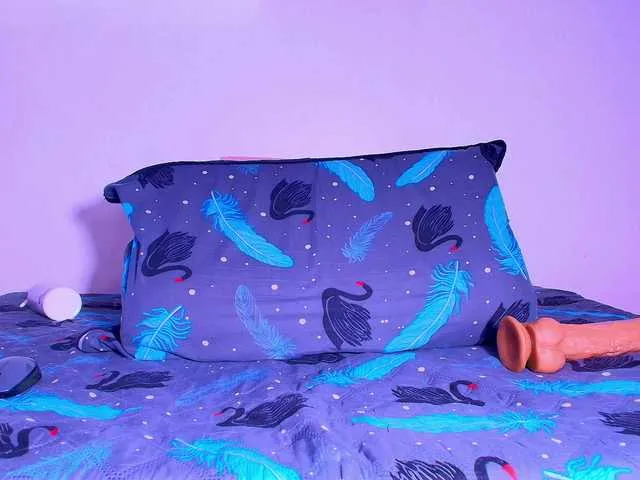 Live sex webcam photo for ale-evanz #290614218