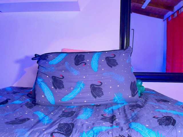 Live sex webcam photo for ale-evanz #290902768