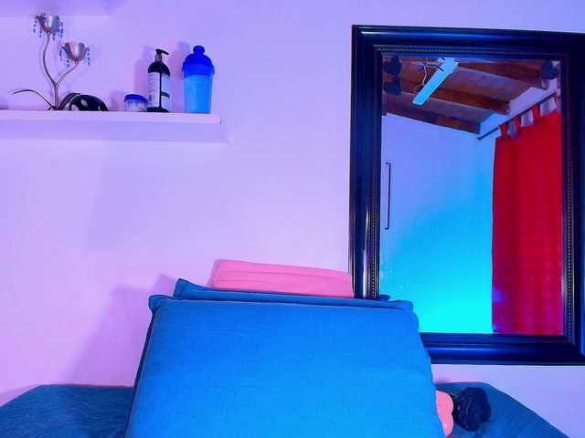 Live sex webcam photo for ale-evanz #291118944
