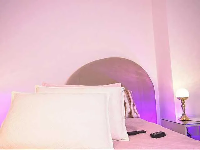 Live sex webcam photo for ale-evanz #292375714