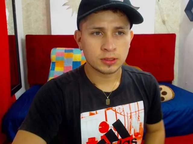 Live sex webcam photo for alec-thobias #274024002