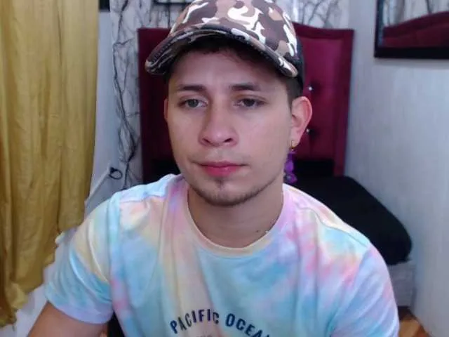Live sex webcam photo for alec-thobias #274297447