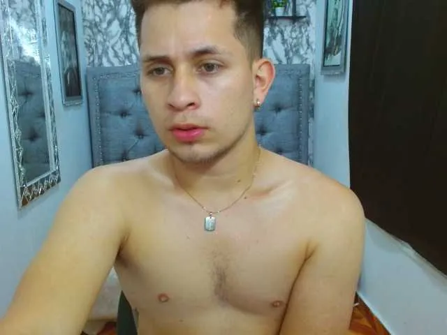 Live sex webcam photo for alec-thobias #274407837