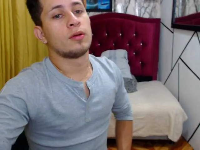 Live sex webcam photo for alec-thobias #274617627