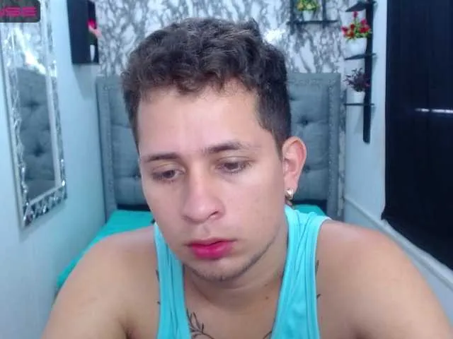 Live sex webcam photo for alec-thobias #275991754